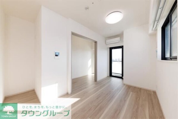 ドゥーエ入谷IIの物件内観写真